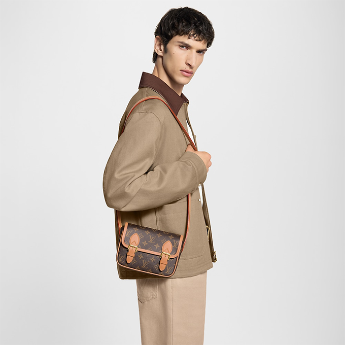 lv louis vuitton monogram mini flap crossbody bag #m26805